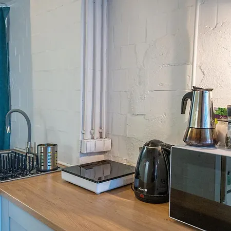 Real Loft In Center - 1gbit Wifi, Netflix, And Coffee