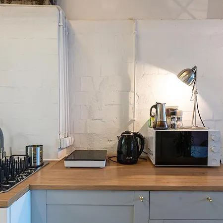 Real Loft In Center - 1gbit Wifi, Netflix, And Coffee *
