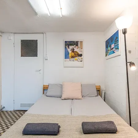 Real Loft In Center - 1gbit Wifi, Netflix, And Coffee